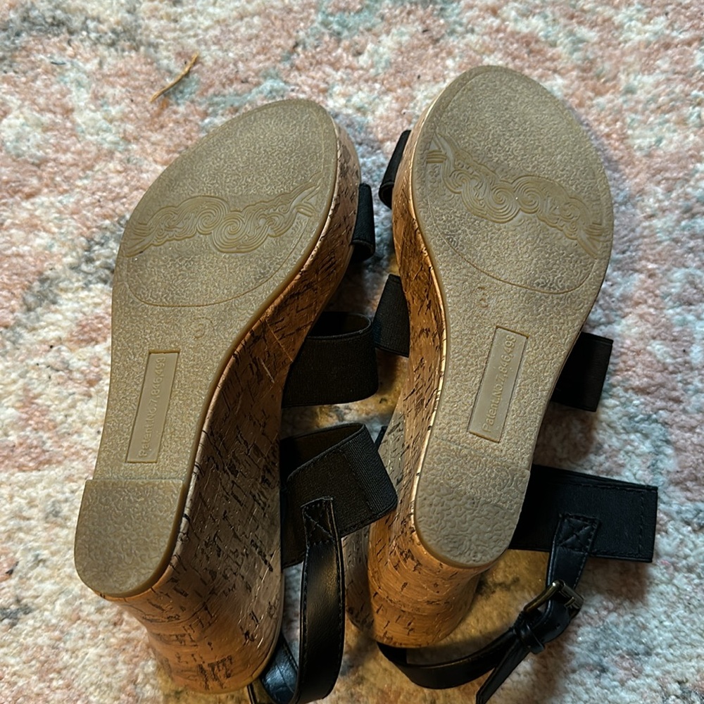 Women’s Platforms - Picture 4 of 4